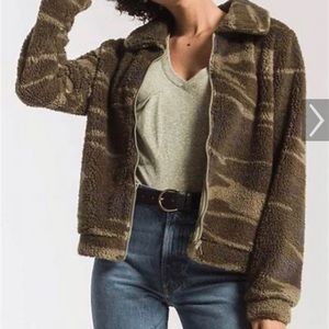 Z Supply Camo Sherpa Jacket Size S